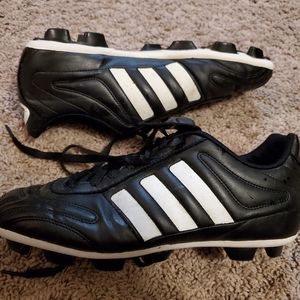 Men's soccer cleats